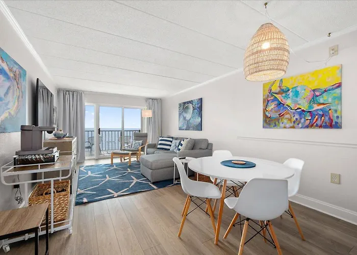 Ferienhaus Stunning Renovated 2 Bedroom Direct Ocean Front!