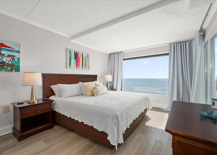 Stunning Renovated 2 Bedroom Direct Ocean Front! Ferienhaus Ocean Stadt