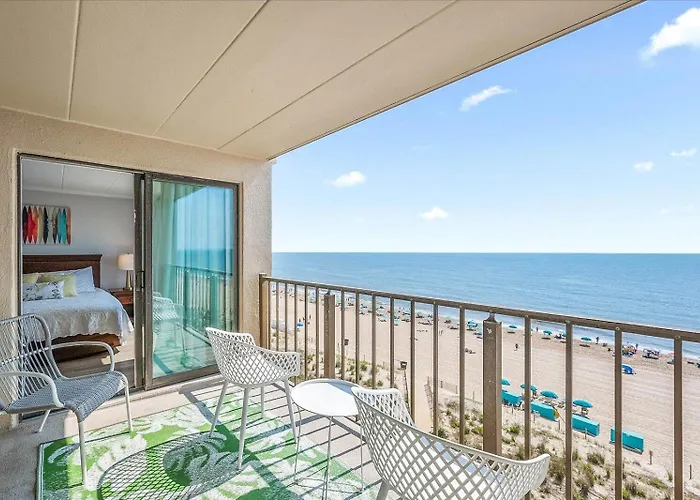 Stunning Renovated 2 Bedroom Direct Ocean Front! Ocean Stadt