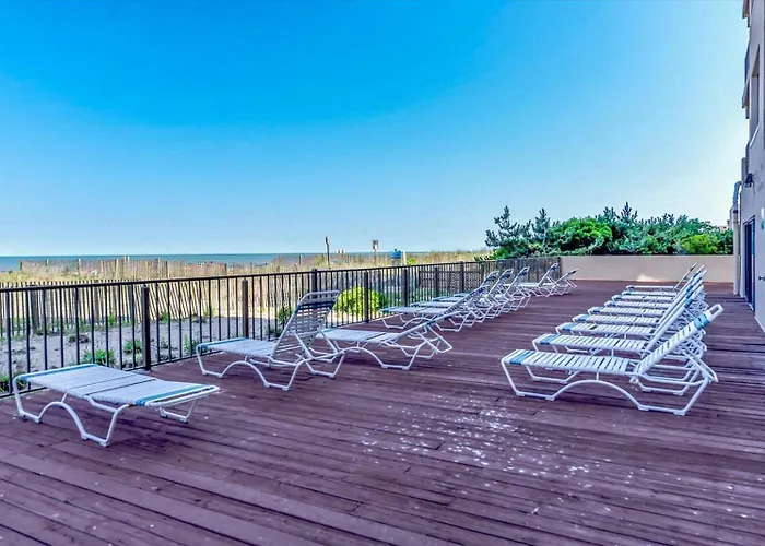 Stunning Renovated 2 Bedroom Direct Ocean Front! Ferienhaus
