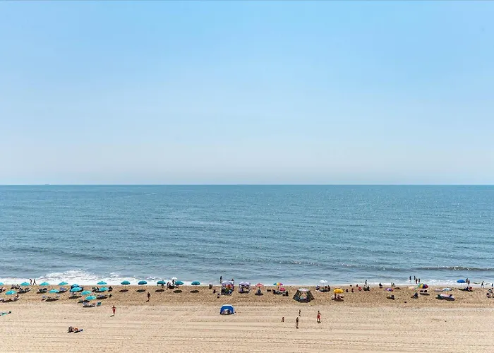 Ferienhaus Stunning Renovated 2 Bedroom Direct Ocean Front! *